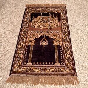 Vintage Islamic prayer rug - made in Italy
